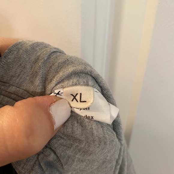 Flowered stretchy maternity pants - Picture 2 of 3